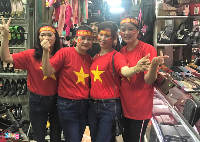 Fanzone Mỹ Đình nóng bỏng chờ trận cầu lịch sử của U23 Việt Nam Fanzone Mỹ Đình nóng bỏng chờ trận cầu lịch sử của U23 Việt Nam